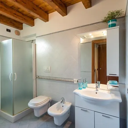 Casa Lorena Tatil Evi Desenzano del Garda